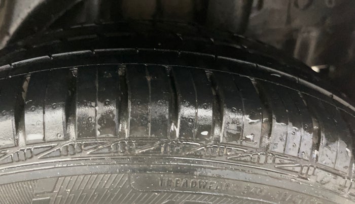 2014 Honda Brio S MT, Petrol, Manual, 3,714 km, Left Rear Tyre Tread