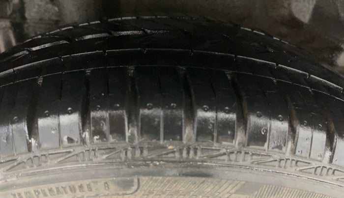 2014 Honda Brio S MT, Petrol, Manual, 3,714 km, Right Rear Tyre Tread