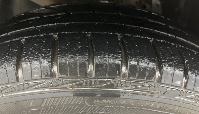 2014 Honda Brio S MT, Petrol, Manual, 3,714 km, Left Front Tyre Tread