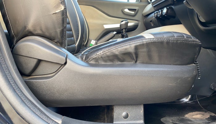 2023 Nissan MAGNITE XL, Petrol, Manual, 20,184 km, Driver Side Adjustment Panel