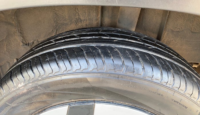 2023 Nissan MAGNITE XL, Petrol, Manual, 20,184 km, Left Rear Tyre Tread