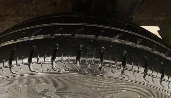 2021 Hyundai NEW SANTRO SPORTZ EXECUTIVE MT CNG, CNG, Manual, 80,869 km, Left Rear Tyre Tread