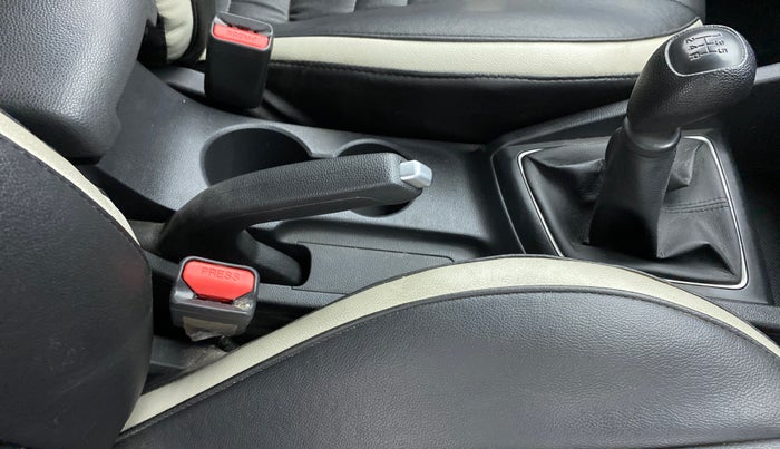 2018 Hyundai Elite i20 ASTA 1.2, Petrol, Manual, 11,334 km, Gear Lever