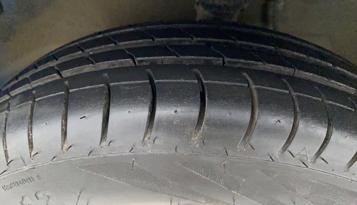 2017 Maruti Alto 800 LXI, Petrol, Manual, 47,415 km, Left Front Tyre Tread