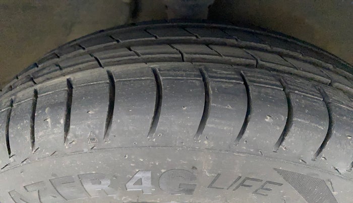 2017 Maruti Alto 800 LXI, Petrol, Manual, 47,415 km, Right Front Tyre Tread