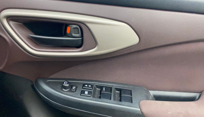 2023 Maruti FRONX SIGMA 1.2 MT, Petrol, Manual, 27,917 km, Driver Side Door Panels Control