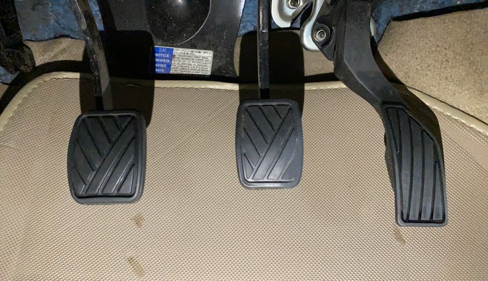 2015 Maruti Ciaz VXI, Petrol, Manual, 83,773 km, Pedals