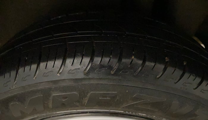 2015 Maruti Ciaz VXI, Petrol, Manual, 83,773 km, Left Rear Tyre Tread