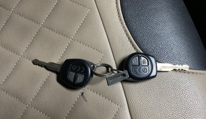 2015 Maruti Ciaz VXI, Petrol, Manual, 83,773 km, Key Close Up