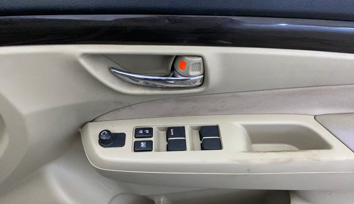 2015 Maruti Ciaz VXI, Petrol, Manual, 83,773 km, Driver Side Door Panels Control