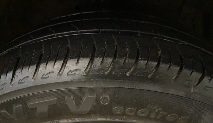 2015 Maruti Ciaz VXI, Petrol, Manual, 83,773 km, Right Front Tyre Tread