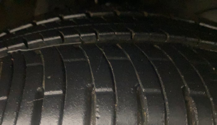 2016 Honda Brio S MT, Petrol, Manual, 72,375 km, Right Front Tyre Tread