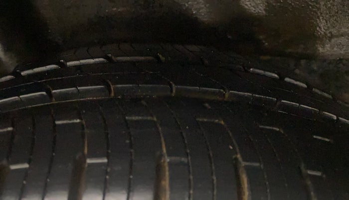 2016 Honda Brio S MT, Petrol, Manual, 72,375 km, Right Rear Tyre Tread