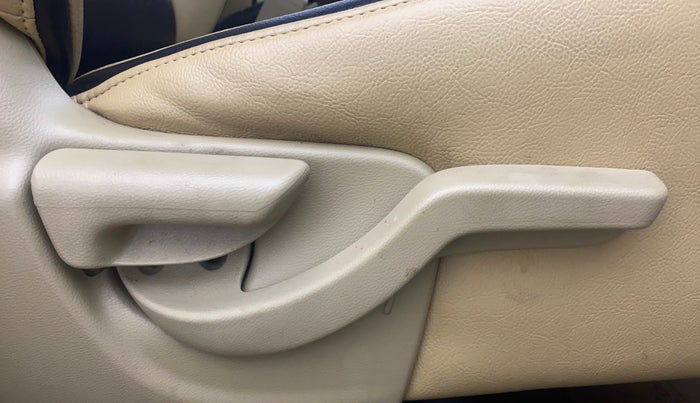 2016 Honda Brio S MT, Petrol, Manual, 72,375 km, Driver Side Adjustment Panel