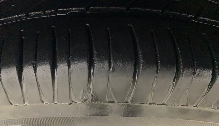 2016 Hyundai Grand i10 SPORTZ 1.2 KAPPA VTVT, Petrol, Manual, 72,466 km, Right Front Tyre Tread