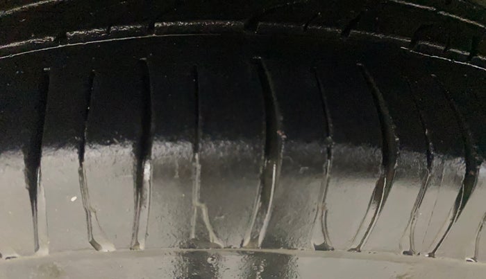 2016 Hyundai Grand i10 SPORTZ 1.2 KAPPA VTVT, Petrol, Manual, 72,466 km, Right Rear Tyre Tread