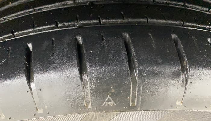 2022 Maruti Dzire ZXI, Petrol, Manual, 31,546 km, Right Front Tyre Tread