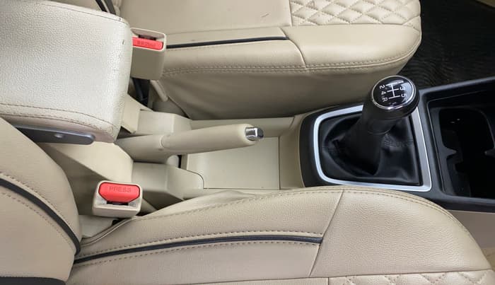 2022 Maruti Dzire ZXI, Petrol, Manual, 31,546 km, Gear Lever