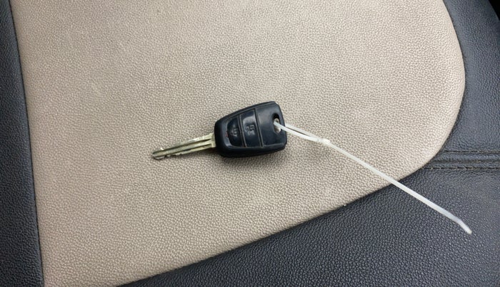 2017 Hyundai Grand i10 SPORTZ AT 1.2 KAPPA VTVT, Petrol, Automatic, 72,801 km, Key Close Up