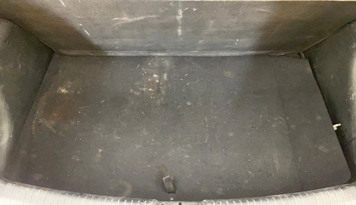 2017 Hyundai Grand i10 SPORTZ AT 1.2 KAPPA VTVT, Petrol, Automatic, 72,801 km, Boot Inside