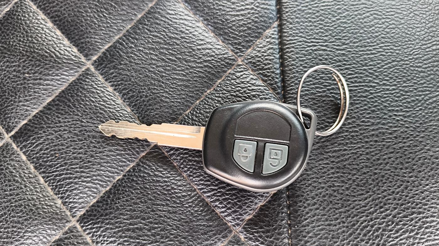 2016 Maruti Wagon R 1.0 VXI AMT, Petrol, Automatic, 72,868 km, Key Close Up