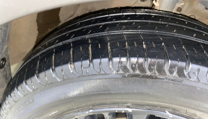 2020 Maruti XL6 ALPHA AT, Petrol, Automatic, 50,334 km, Right Front Tyre Tread