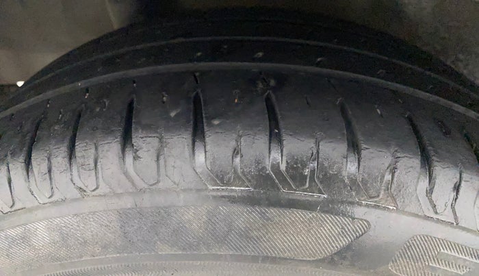 2012 Honda Brio S MT, Petrol, Manual, 73,108 km, Right Rear Tyre Tread