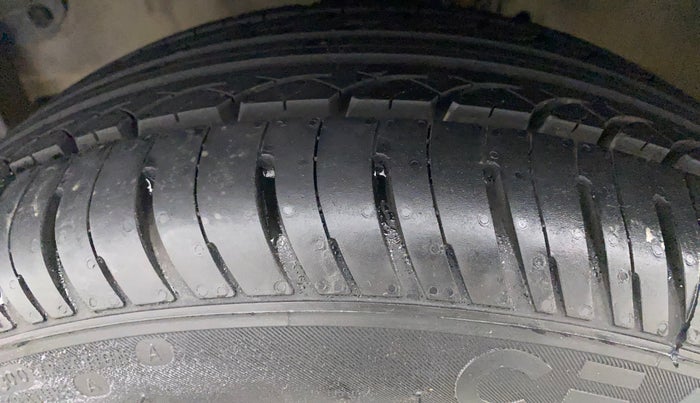 2012 Honda Brio S MT, Petrol, Manual, 73,108 km, Left Front Tyre Tread