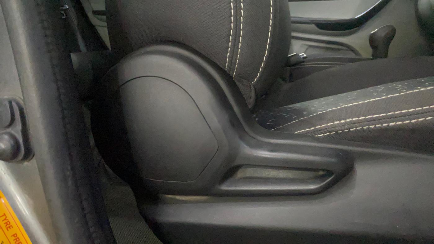 2020 Tata Tiago XT PETROL, Petrol, Manual, 37,790 km, Driver Side Adjustment Panel