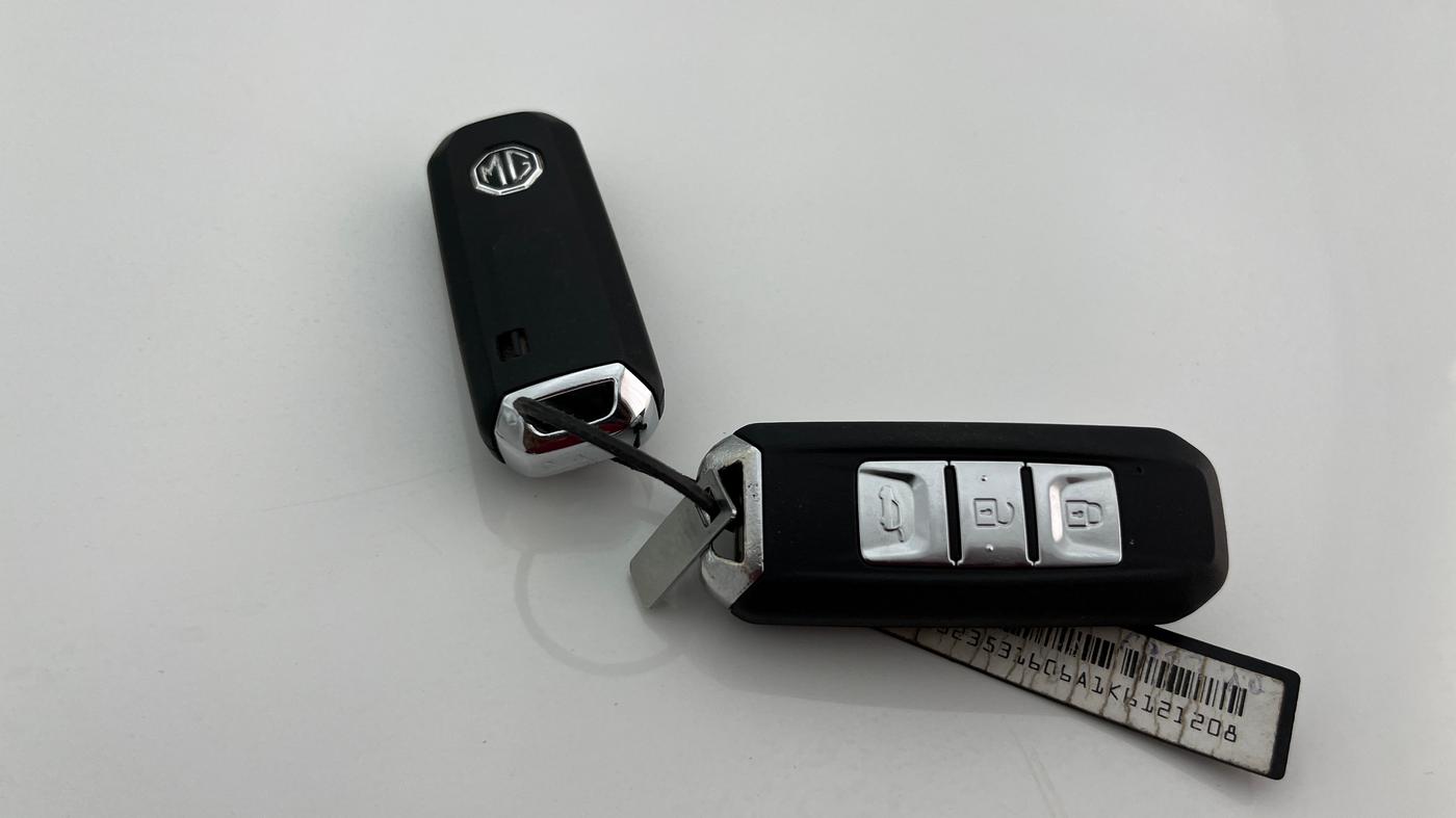 2019 MG HECTOR SHARP 1.5 DCT PETROL, Petrol, Automatic, 1,19,376 km, Key Close Up