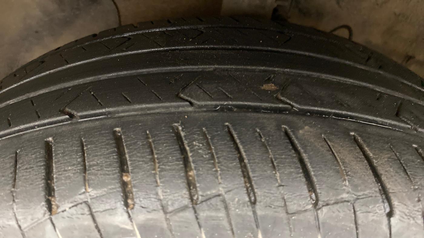 2017 Hyundai Verna 1.6 SX VTVT, Petrol, Manual, 25,935 km, Left Front Tyre Tread