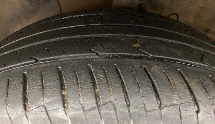 2017 Hyundai Verna 1.6 SX VTVT, Petrol, Manual, 25,935 km, Left Front Tyre Tread