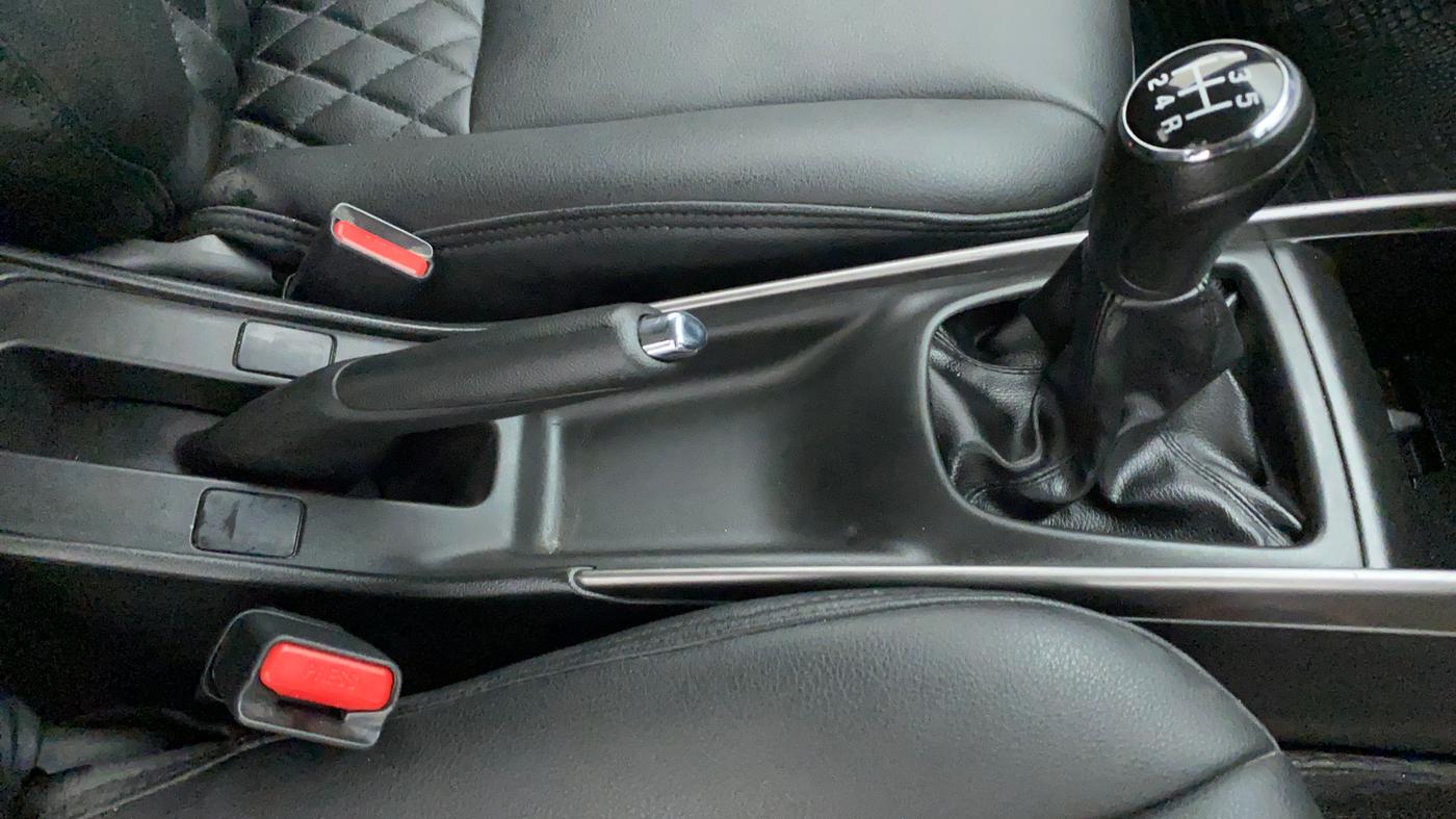 2019 Maruti Baleno DELTA 1.2 K12, Petrol, Manual, 26,579 km, Gear Lever