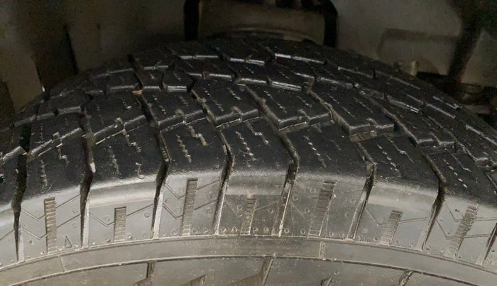 2022 Mahindra Thar LX HT PETROL 4WD MT, Petrol, Manual, 31,910 km, Right Front Tyre Tread