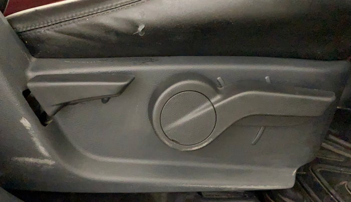 2022 Mahindra Thar LX HT PETROL 4WD MT, Petrol, Manual, 31,910 km, Driver Side Adjustment Panel