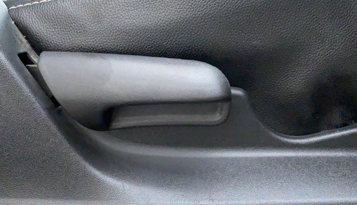 2016 Maruti Vitara Brezza VDI OPT, Diesel, Manual, 1,31,729 km, Driver Side Adjustment Panel