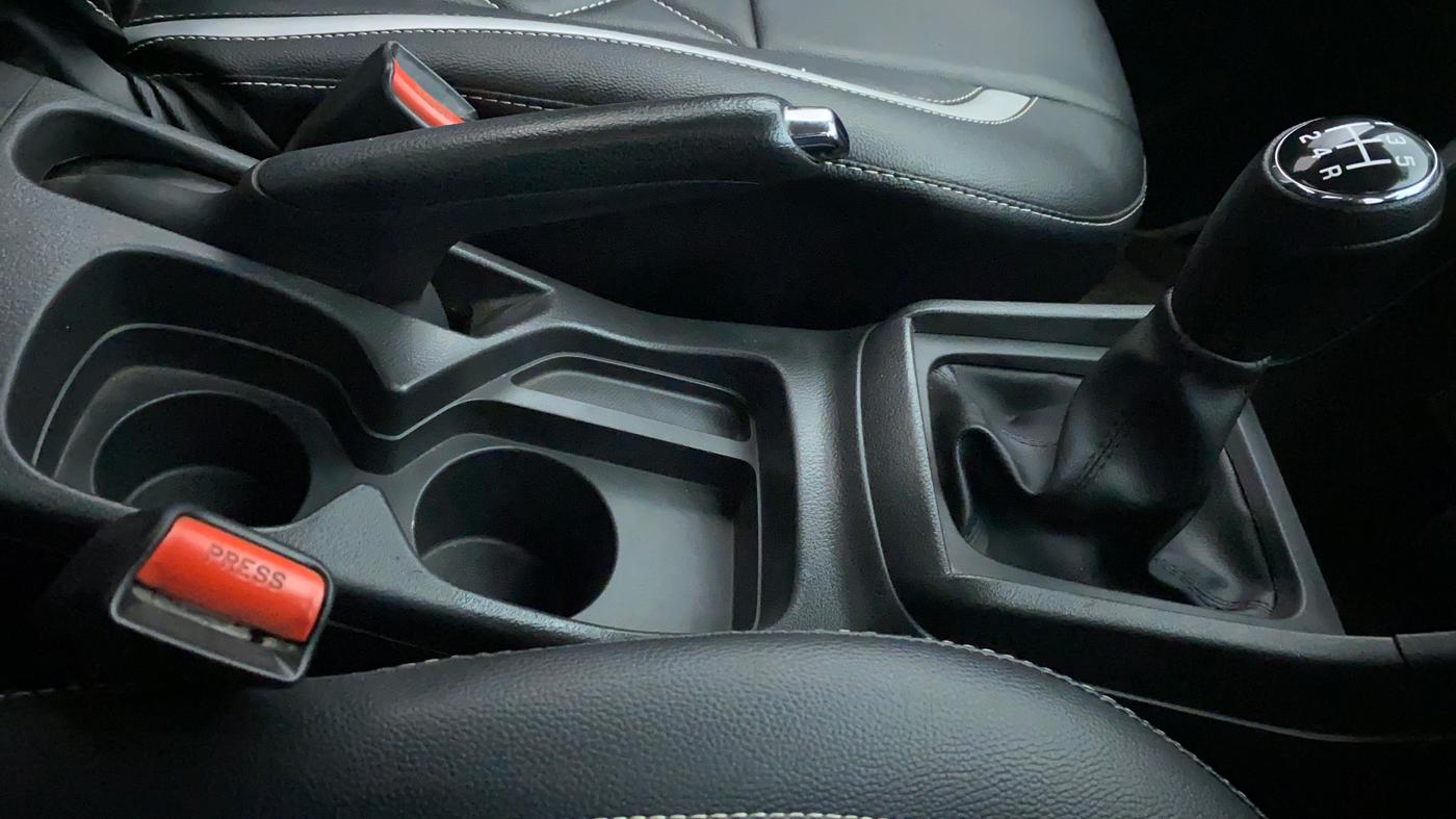 2016 Maruti Vitara Brezza VDI OPT, Diesel, Manual, 1,31,729 km, Gear Lever