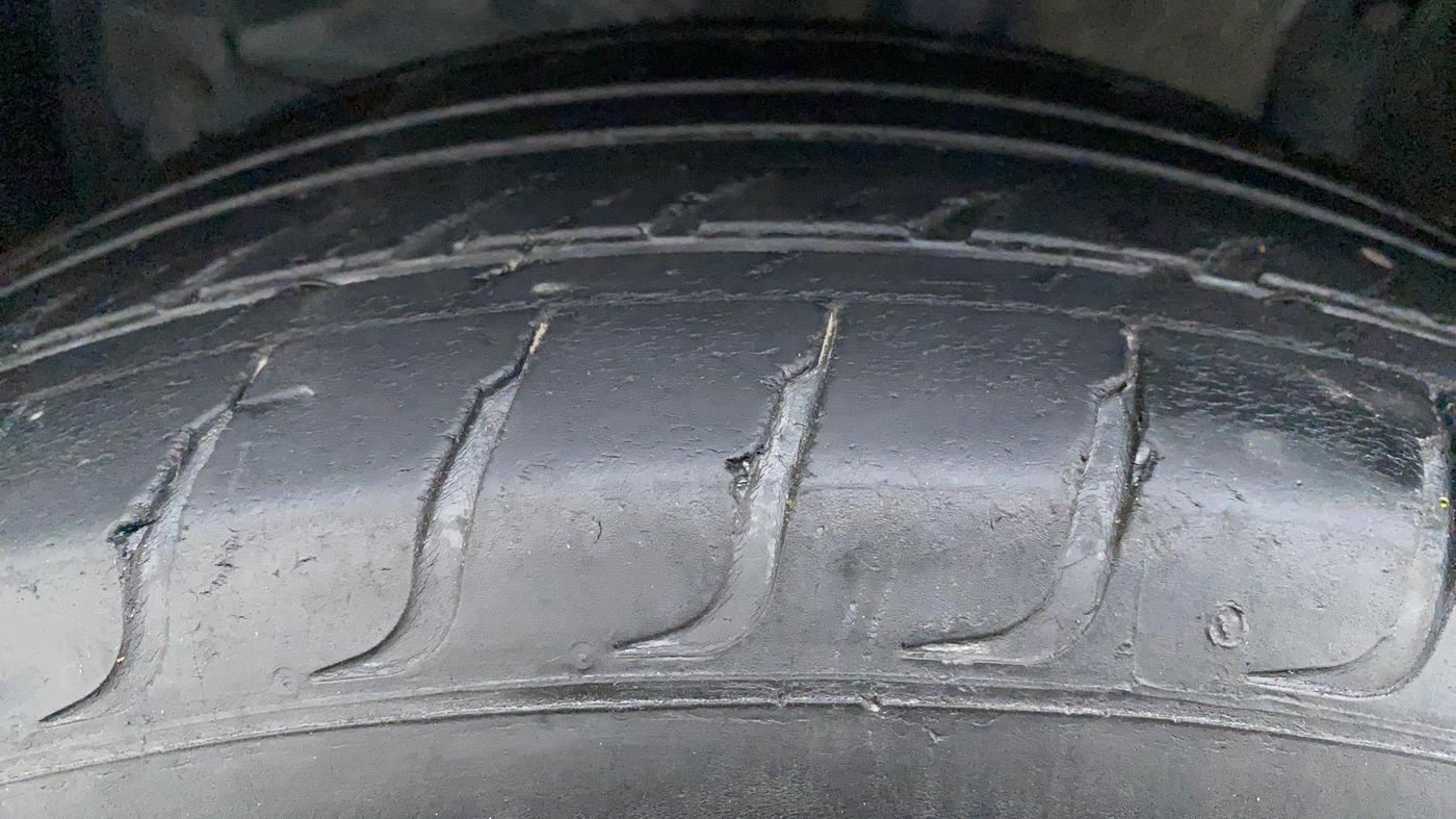 2016 Maruti Vitara Brezza VDI OPT, Diesel, Manual, 1,31,729 km, Left Front Tyre Tread