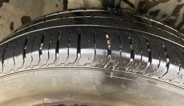 2023 Tata PUNCH ADVENTURE RHYTHM PACK AMT, Petrol, Automatic, 11,520 km, Right Front Tyre Tread