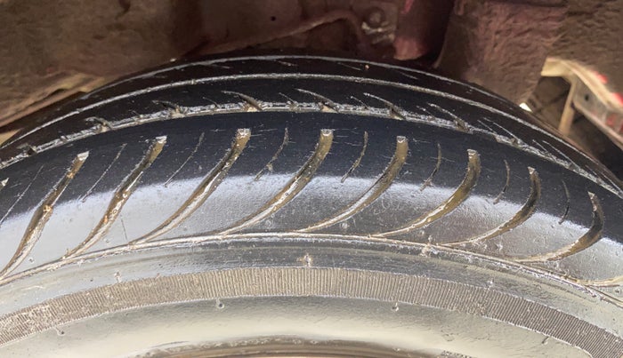 2013 Hyundai Eon MAGNA +, Petrol, Manual, 47,062 km, Left Rear Tyre Tread