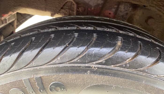 2013 Hyundai Eon MAGNA +, Petrol, Manual, 47,062 km, Right Rear Tyre Tread