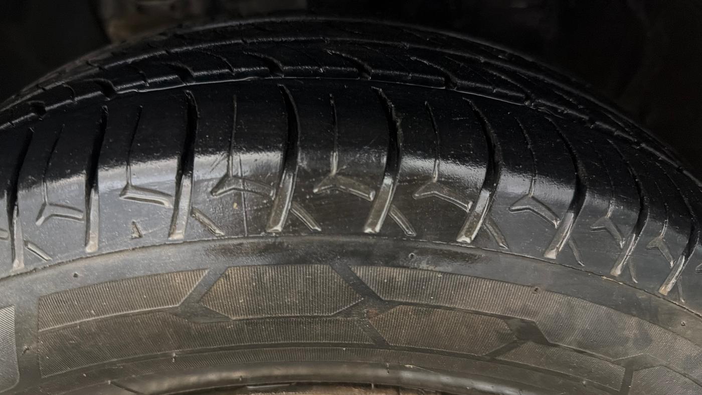 2019 Hyundai Elite i20 MAGNA PLUS 1.2, Petrol, Manual, 71,064 km, Left Front Tyre Tread