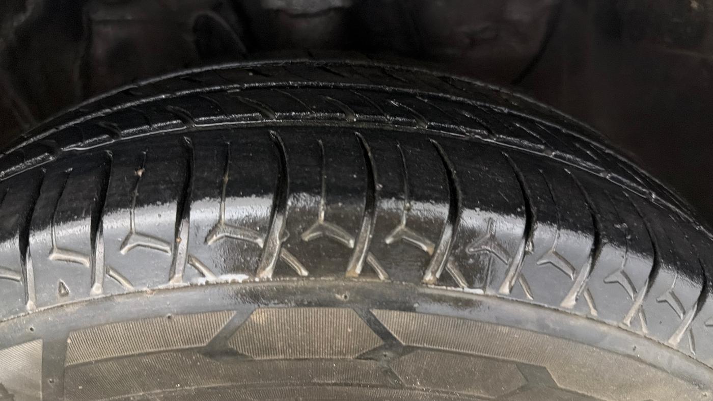 2019 Hyundai Elite i20 MAGNA PLUS 1.2, Petrol, Manual, 71,064 km, Right Front Tyre Tread