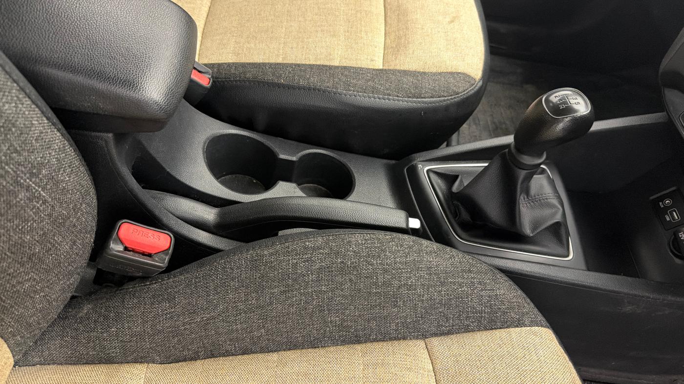 2019 Hyundai Elite i20 MAGNA PLUS 1.2, Petrol, Manual, 71,064 km, Gear Lever