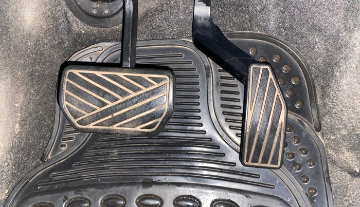 2016 Maruti Wagon R 1.0 VXI AMT, Petrol, Automatic, 48,590 km, Pedals