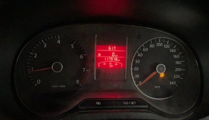 2013 Volkswagen Polo COMFORTLINE 1.2L PETROL, Petrol, Manual, 1,17,957 km, Odometer Image
