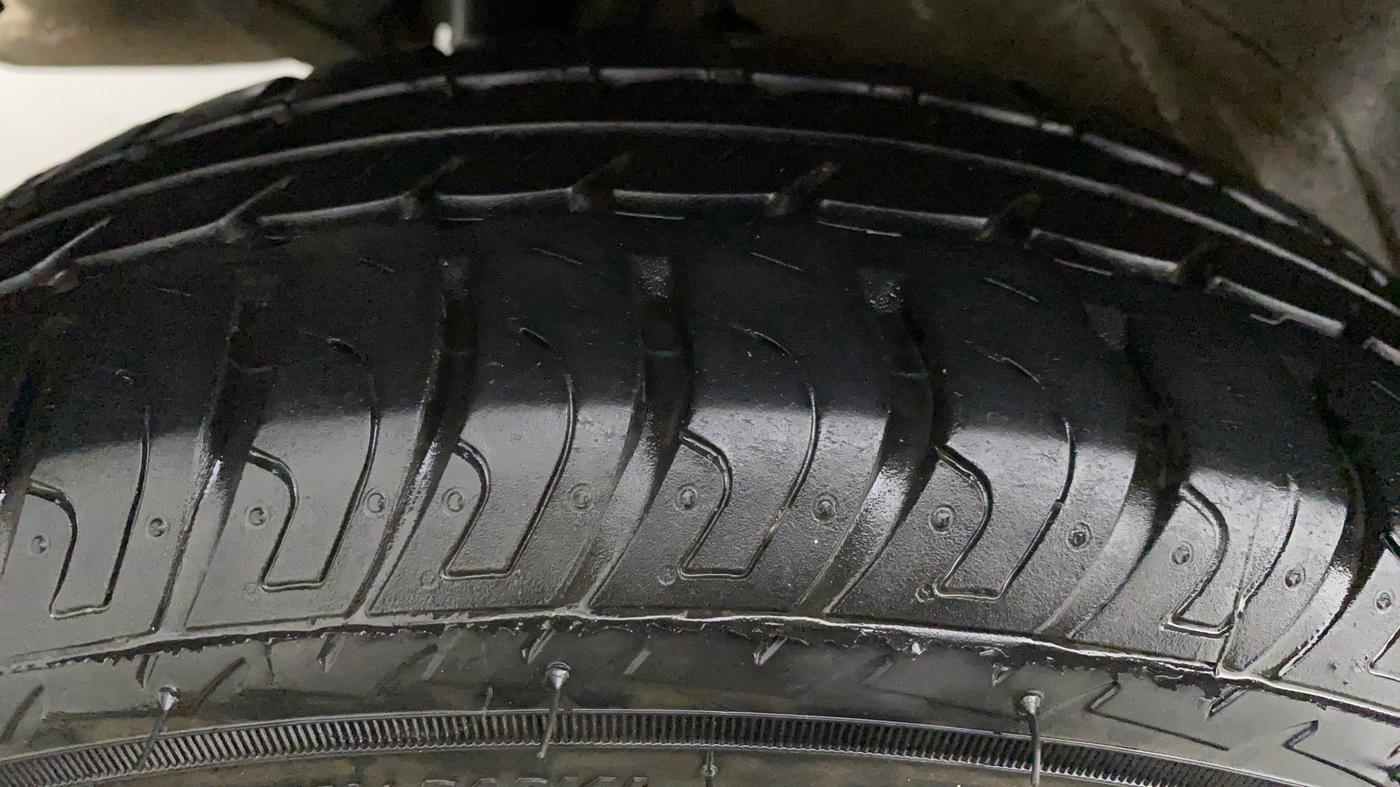 2013 Maruti Wagon R 1.0 VXI, Petrol, Manual, 77,981 km, Right Rear Tyre Tread