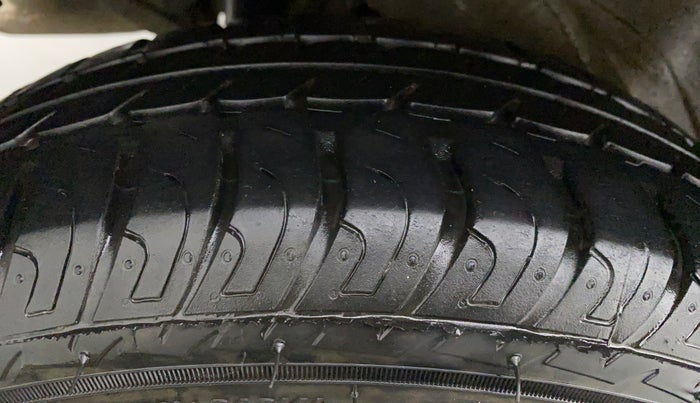 2013 Maruti Wagon R 1.0 VXI, Petrol, Manual, 77,981 km, Right Rear Tyre Tread