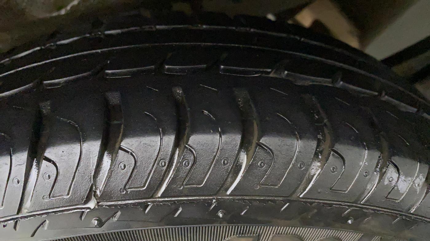 2013 Maruti Wagon R 1.0 VXI, Petrol, Manual, 77,981 km, Left Rear Tyre Tread
