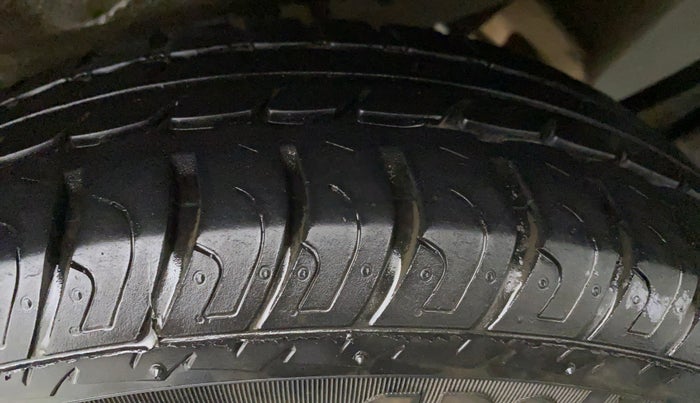 2013 Maruti Wagon R 1.0 VXI, Petrol, Manual, 77,981 km, Left Rear Tyre Tread